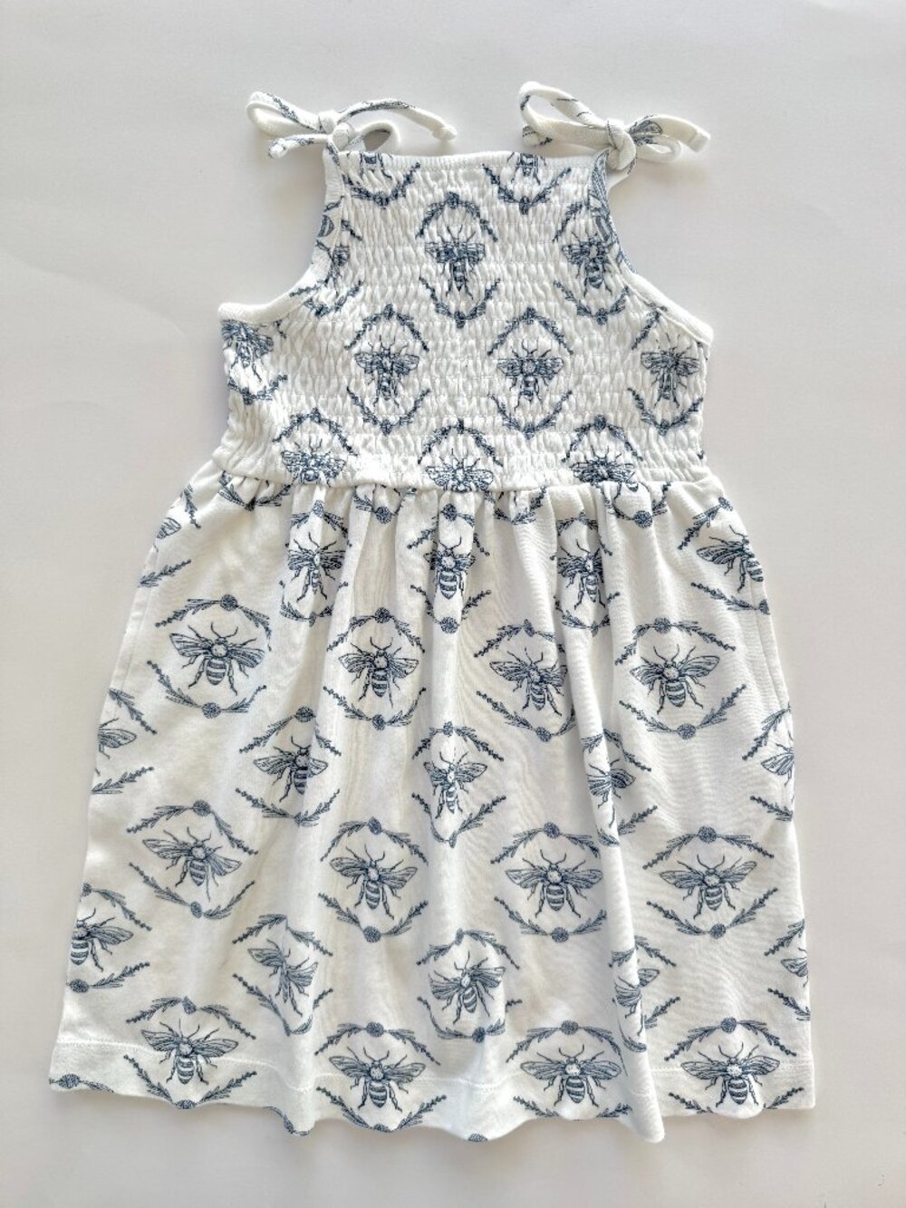 Kate Quinn Girls Dress 3T EUC Bee Print Smocked Bodice Tie Strap